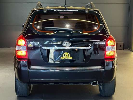 HYUNDAI-TUCSON-2011