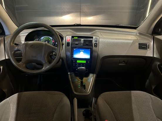 HYUNDAI-TUCSON-2011