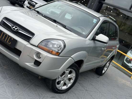 HYUNDAI-TUCSON-2.0 MPFI GLS 16V 143CV 2WD GASOLINA 4P AUTOMÁTICO HYUNDAI-TUCSON-2013
