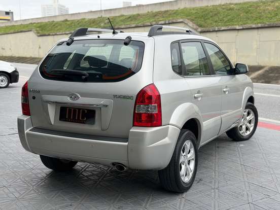 HYUNDAI-TUCSON-2.0 MPFI GLS 16V 143CV 2WD GASOLINA 4P AUTOMÁTICO HYUNDAI-TUCSON-2013