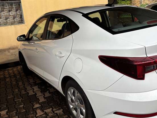 HYUNDAI-HB20S-1.0 12V FLEX COMFORT PLUS MANUAL HYUNDAI-HB20S-2024