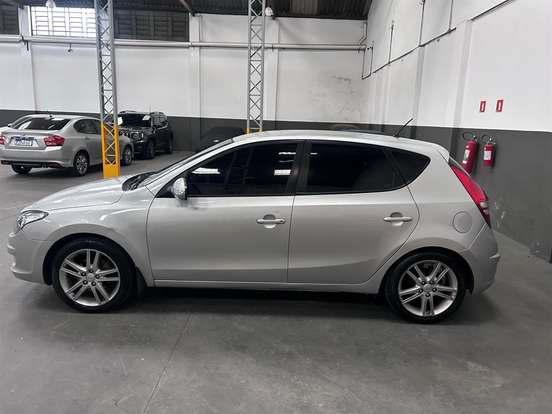 HYUNDAI-I30-2010