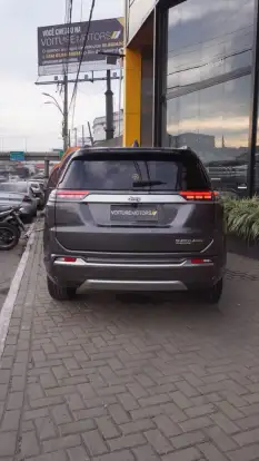 JEEP-COMMANDER-2024