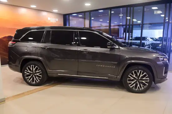 JEEP-COMMANDER-2025