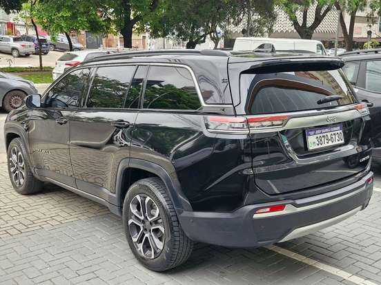 JEEP-COMMANDER-2024