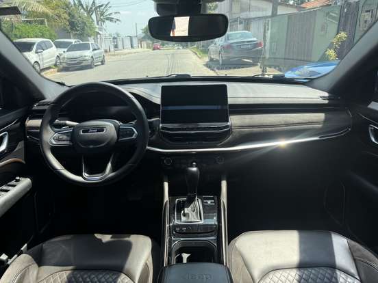 JEEP-COMMANDER-2022