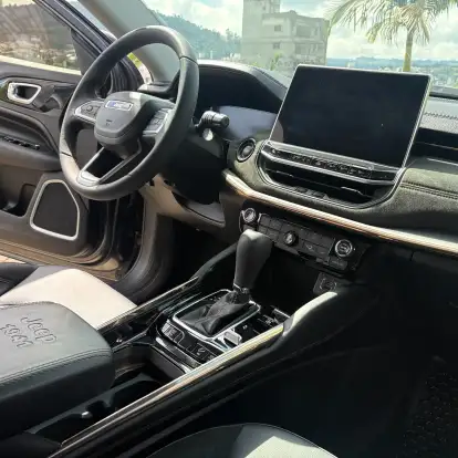 JEEP-COMMANDER-2024