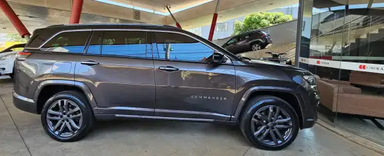 JEEP-COMMANDER-2024