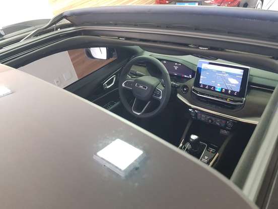 JEEP-COMMANDER-2025