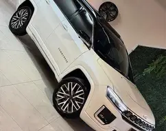 JEEP COMMANDER 2.2 TURBO DIESEL OVERLAND AT9 JEEP COMMANDER 2.2 TURBO DIESEL OVERLAND AT9