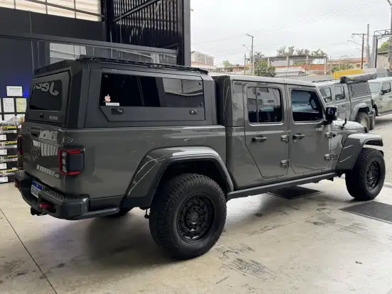 JEEP-GLADIATOR-2023