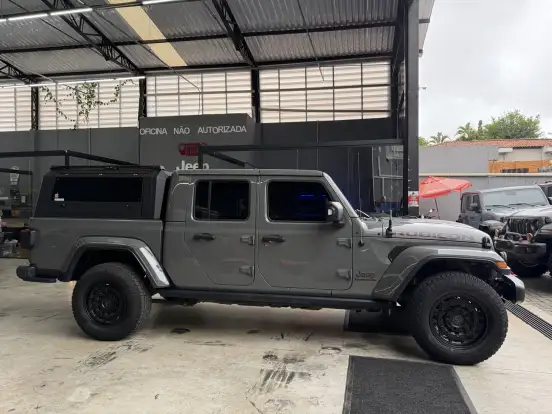 JEEP-GLADIATOR-2023