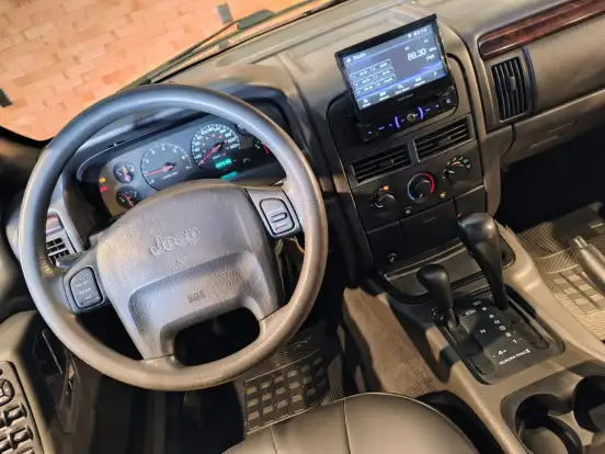 JEEP-GRAND CHEROKEE-4.0 LAREDO 4X4 6I 12V GASOLINA 4P AUTOMÁTICO JEEP-GRAND CHEROKEE-2000