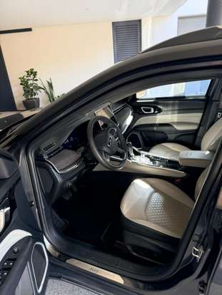 JEEP-COMMANDER-2023