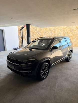 JEEP-COMMANDER-2023