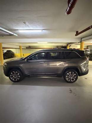JEEP-COMMANDER-2022