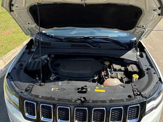 JEEP-COMPASS-2.0 16V FLEX LONGITUDE AUTOMÁTICO JEEP-COMPASS-2017