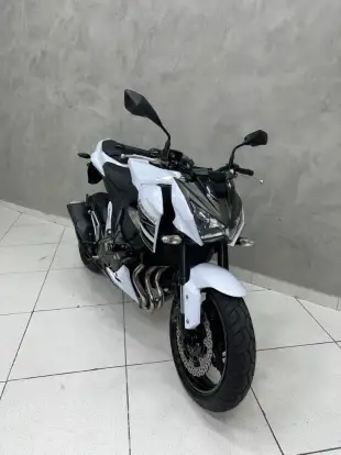 KAWASAKI-Z800-2015