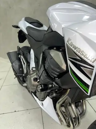 KAWASAKI-Z800-2015