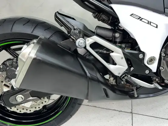 KAWASAKI-Z800-2015