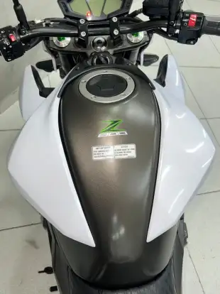 KAWASAKI-Z800-2015