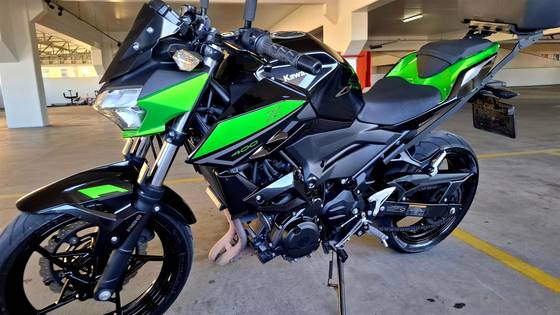 KAWASAKI Z400 
