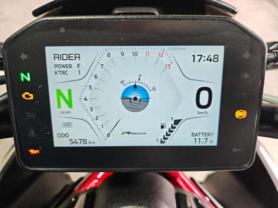 KAWASAKI-Z900-2025