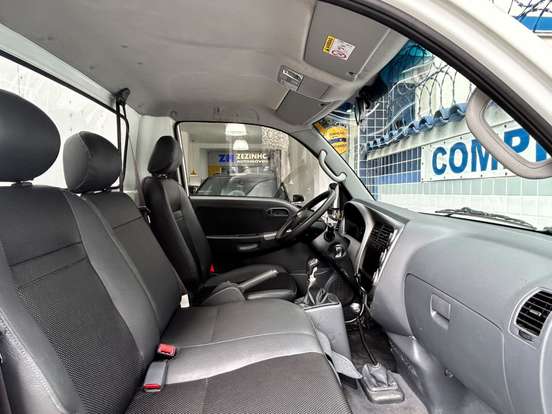 KIA-BONGO-2025