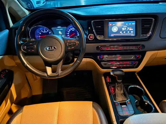 KIA-CARNIVAL-3.3 EX V6 24V GASOLINA 4P AUTOMATICO KIA-CARNIVAL-2019