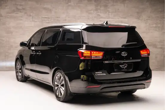 KIA-CARNIVAL-2017