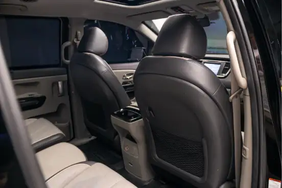KIA-CARNIVAL-2017
