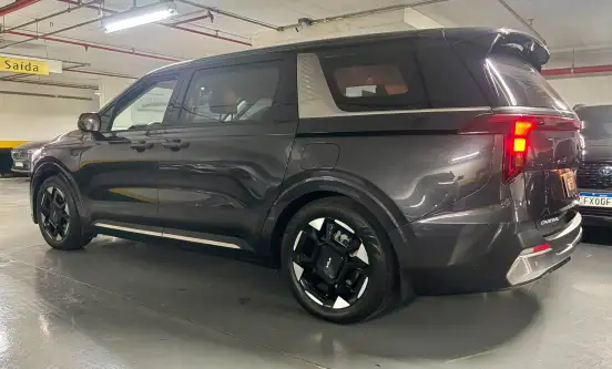 KIA-CARNIVAL-2024