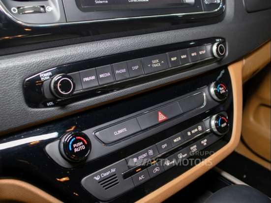 KIA-CARNIVAL-2020