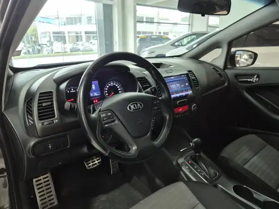 KIA-CERATO-1.6 SX 16V FLEX 4P AUTOMÁTICO KIA-CERATO-2014