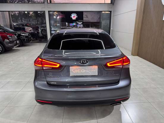 KIA-CERATO-1.6 SX 16V FLEX 4P AUTOMÁTICO KIA-CERATO-2017