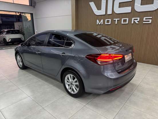 KIA-CERATO-1.6 SX 16V FLEX 4P AUTOMÁTICO KIA-CERATO-2017