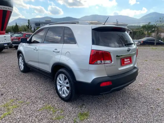 KIA-SORENTO-2.4 16V GASOLINA EX AUTOMÁTICO KIA-SORENTO-2010