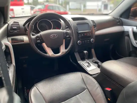 KIA-SORENTO-2.4 16V GASOLINA EX AUTOMÁTICO KIA-SORENTO-2010