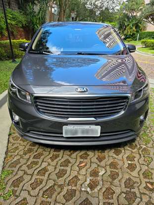 KIA-CARNIVAL-2018