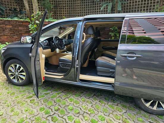 KIA-CARNIVAL-2018