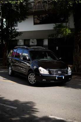 KIA-CARNIVAL-2008