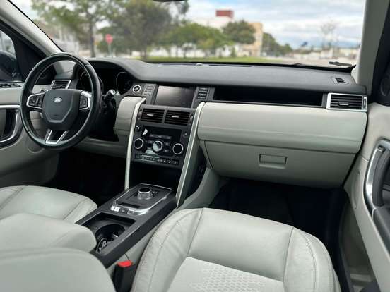 LAND ROVER-DISCOVERY SPORT-2016