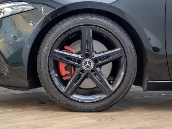 MERCEDES-BENZ-A 250-2019