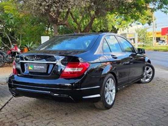 MERCEDES-BENZ-C 180-1.6 CGI SPORT 16V TURBO GASOLINA 4P AUTOMÁTICO MERCEDES-BENZ-C 180-2013