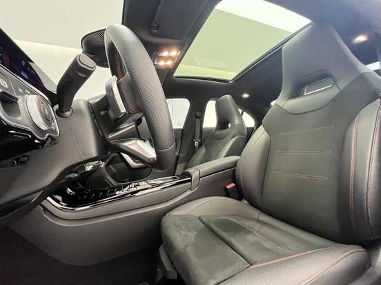 MERCEDES-BENZ-CLA 200-2024