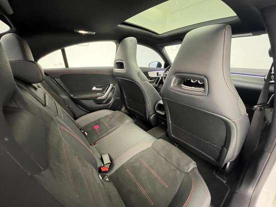 MERCEDES-BENZ-CLA 200-2024