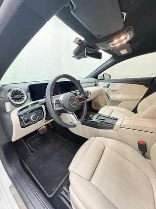 MERCEDES-BENZ-CLA 200-2024