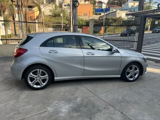 MERCEDES-BENZ-CLASSE A-1.6 200 TURBO URBAN GASOLINA 4P AUTOMATIZADO MERCEDES-BENZ-CLASSE A-2013
