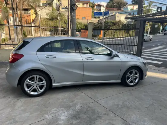 MERCEDES-BENZ-CLASSE A-1.6 200 TURBO URBAN GASOLINA 4P AUTOMATIZADO MERCEDES-BENZ-CLASSE A-2013