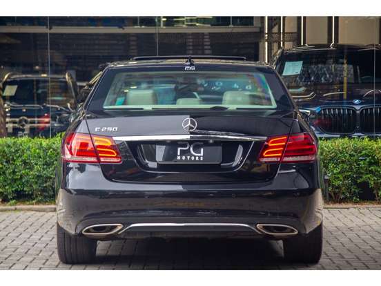MERCEDES-BENZ-E 250-2.0 AVANTGARDE 16V TURBO GASOLINA 4P AUTOMÁTICO MERCEDES-BENZ-E 250-2014